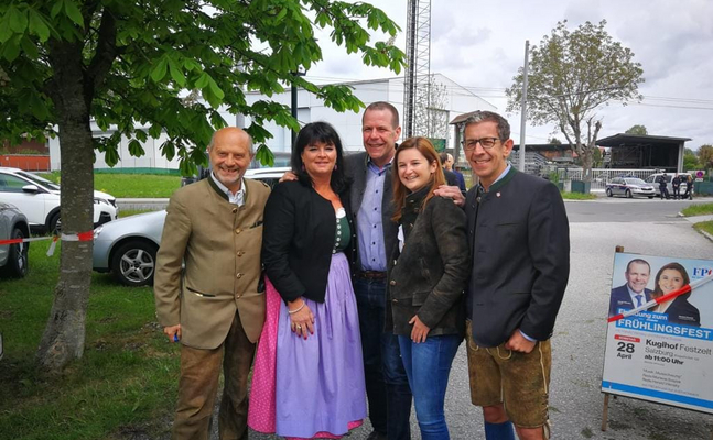 FPÖ Ein Foto von LAbg. Dr. Andreas Schöppl, LAbg. Karin Berger, MEP Harald Vilimsky, KO LAbg. Marlene Svazek und KO GR Andreas Reindl